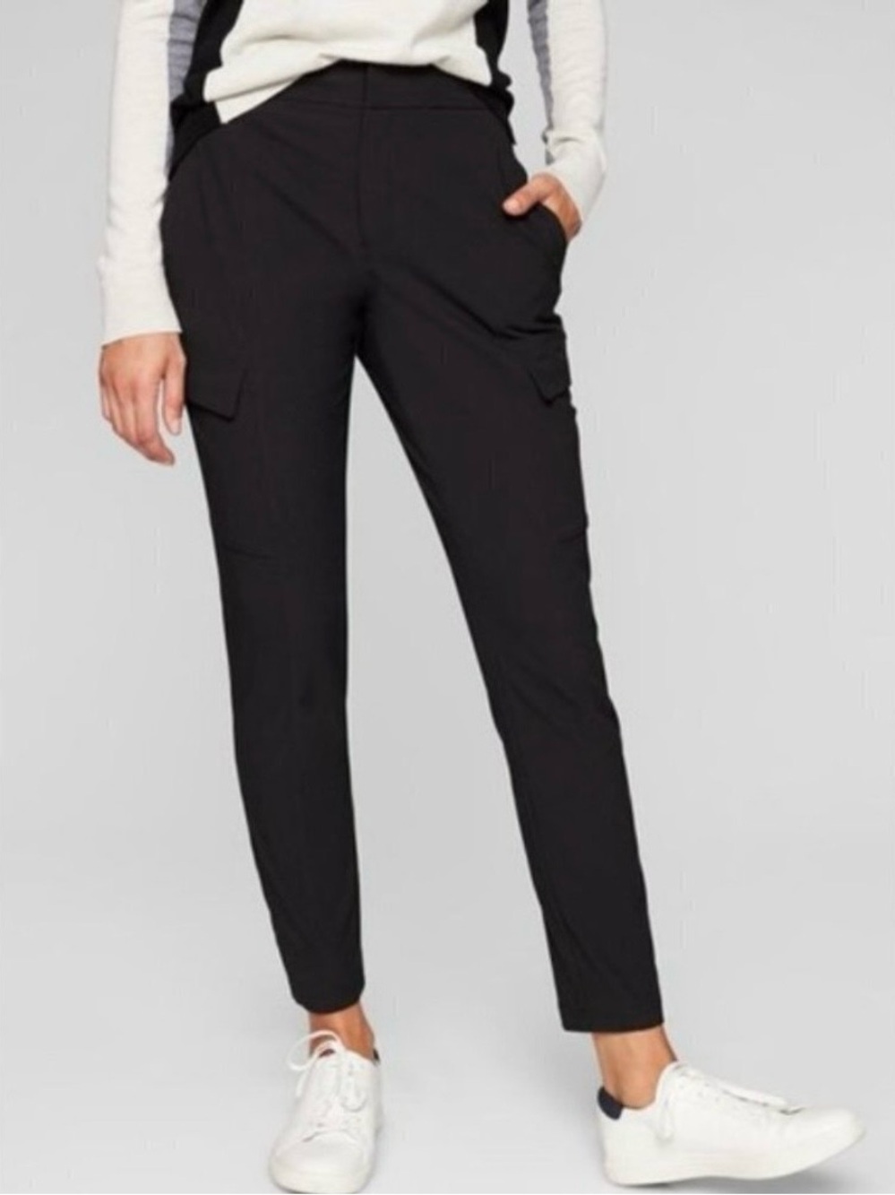 NWOT Athleta Wander Utility Mid Rise Slim Fit Hiking Black Pants 6 Pockets